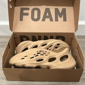 YEEZY FOAM RUNNER ADIDAS SIZE 10 RNNR OCHRE